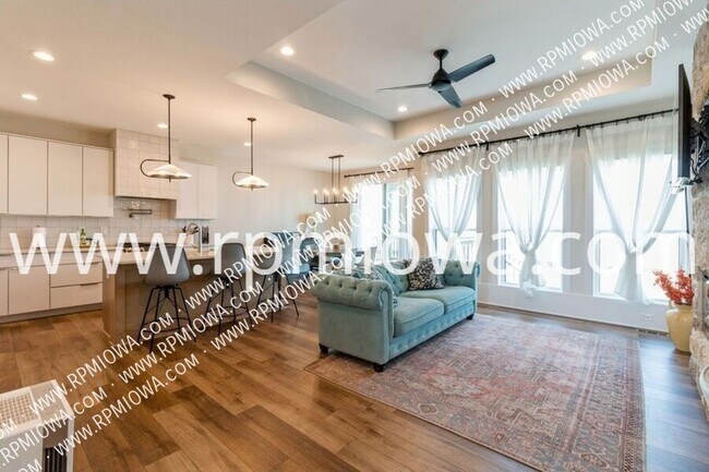 Foto del edificio - 5901 NE Sherman Dr