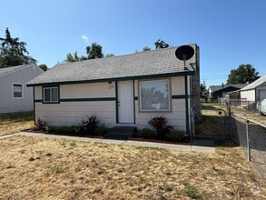 Building Photo - 1224 E Columbia Ave