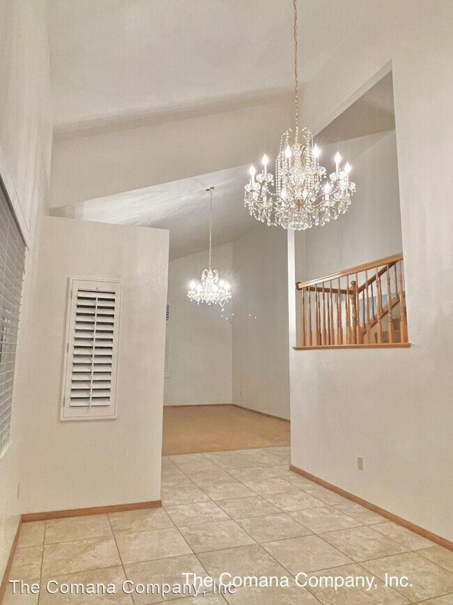 Building Photo - 4 br, 2.5 bath House - 1076 Erin Drive