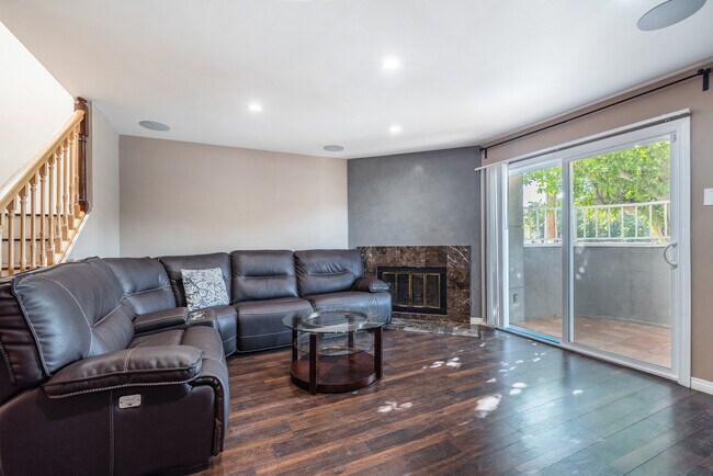 Foto del edificio - 14345 Foothill Blvd