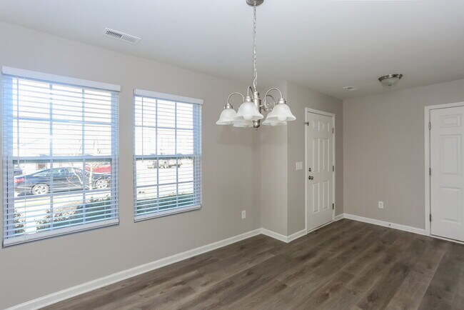 Foto del edificio - 6416 Brumit Ln