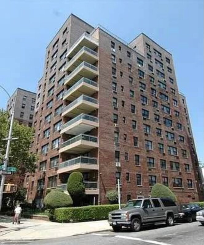 Foto principal - 303 Beverley Rd