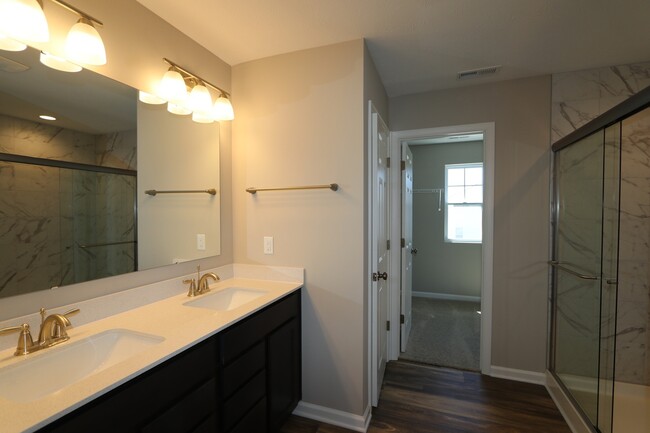 Building Photo - 6965 Sablecliff Way