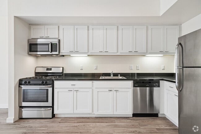 3BR, 2BA - 1,292SF - Kitchen - 3900 Adeline