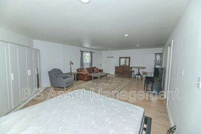 Foto del edificio - 981 Castle Rock Rd