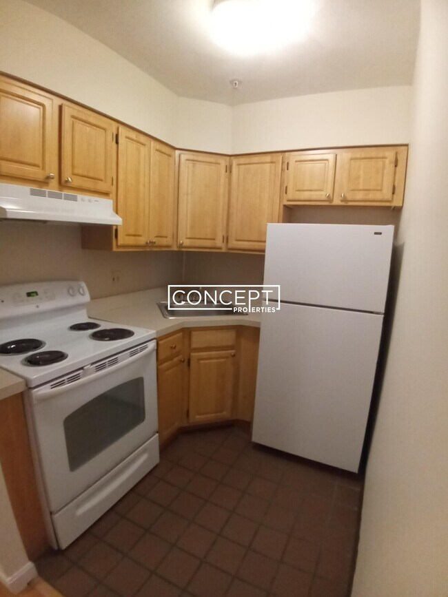 Building Photo - 81 Essex St