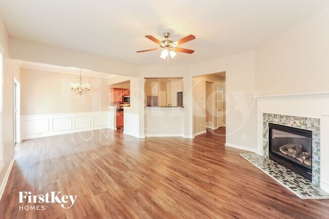 Foto del edificio - 5440 Crestwick Wy