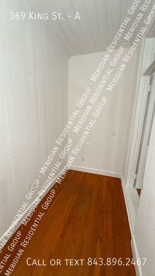 Foto del edificio - Large Studio w/study on King St.