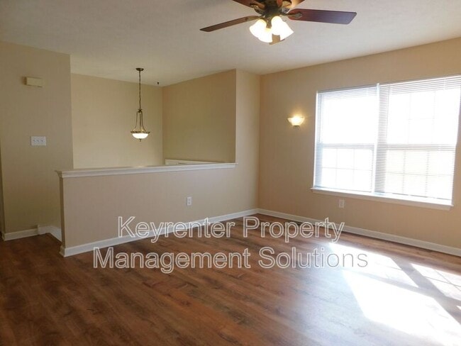 Building Photo - 1605 4th St