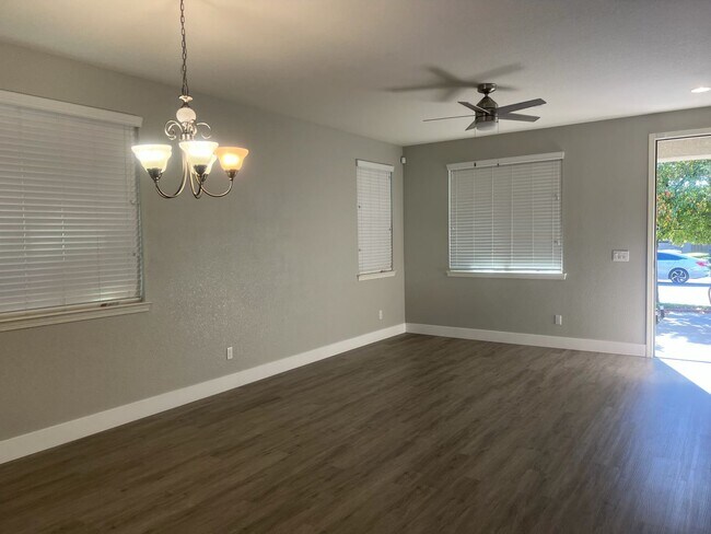 Foto del edificio - Charming Single-Story 3BR Home in Sacramen...