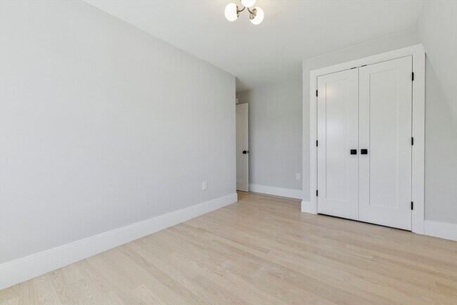 Foto del edificio - 227 Princeton St