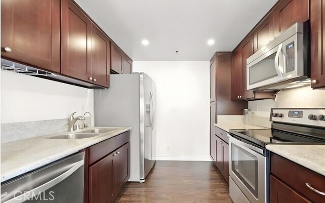 Building Photo - 727 S Ardmore Ave