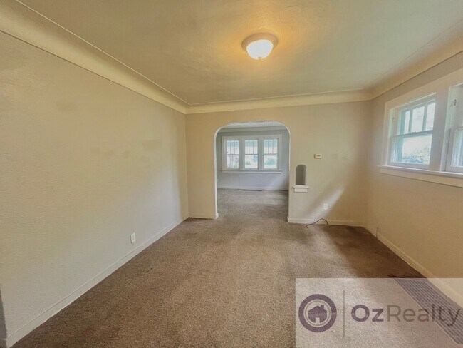 Building Photo - 1263 Crestwood Rd