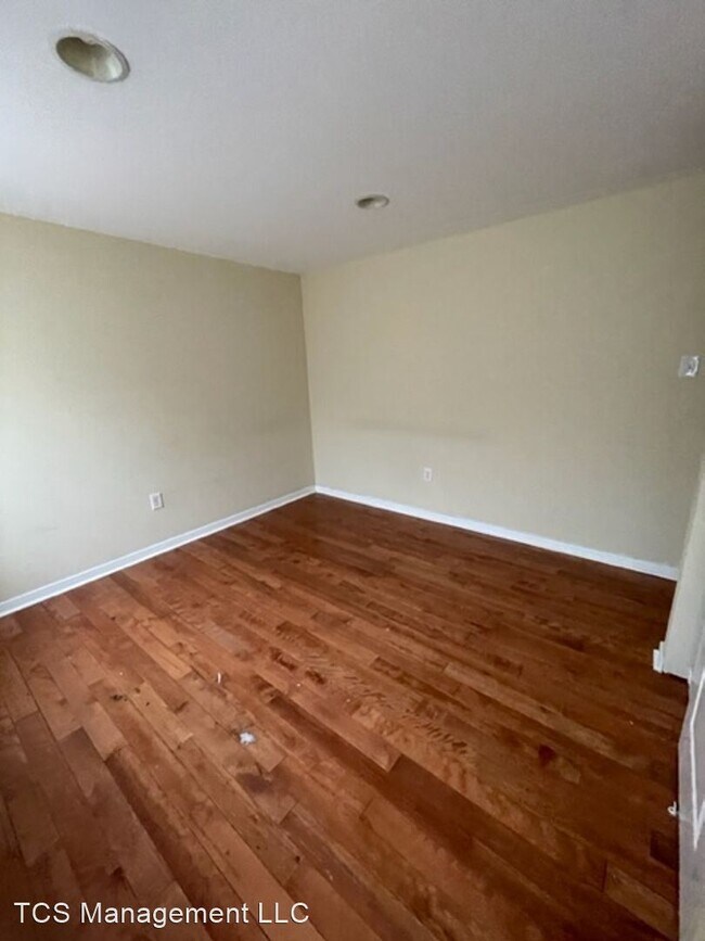 Foto del edificio - 2 br, 1 bath House - 2401 E Norris St #2F