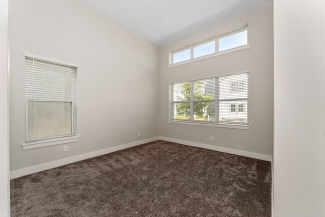 Foto del edificio - Nice 3/2.5 Bath Home with Bonus Room and 2...