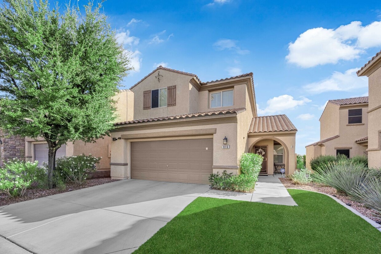 Foto principal - Upgraded 3 Bedrooms, 2.5 Bathrooms home in...