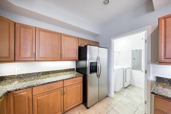 Building Photo - 612 Wells Ct