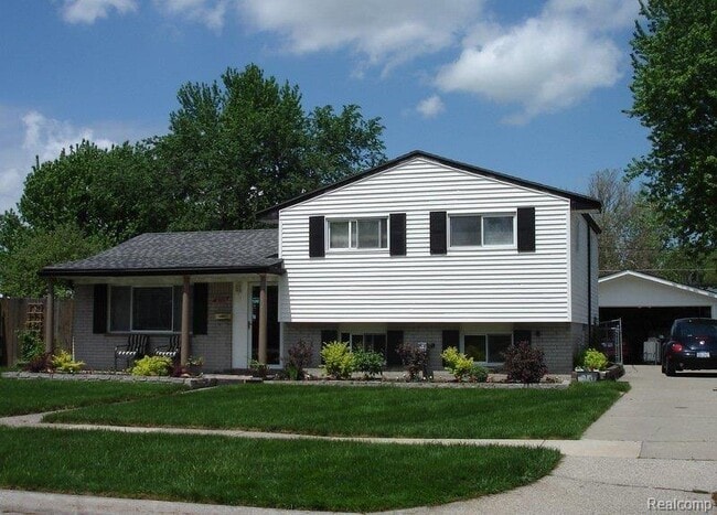 Building Photo - 2719 Pall Mall Dr
