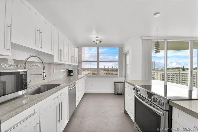 Building Photo - 18041 Biscayne Blvd