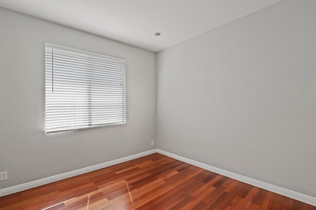 Guest Bedroom - 330 Cordova St
