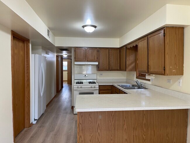 Building Photo - 1341 W 31st St
