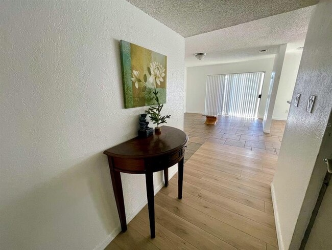 Foto del edificio - 2625 FL-590