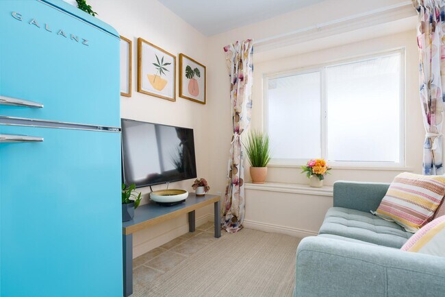 Photo du bâtiment - 759 E 51st Ave