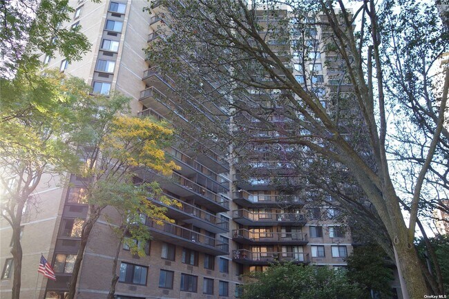 Building Photo - 138-35 Elder Ave