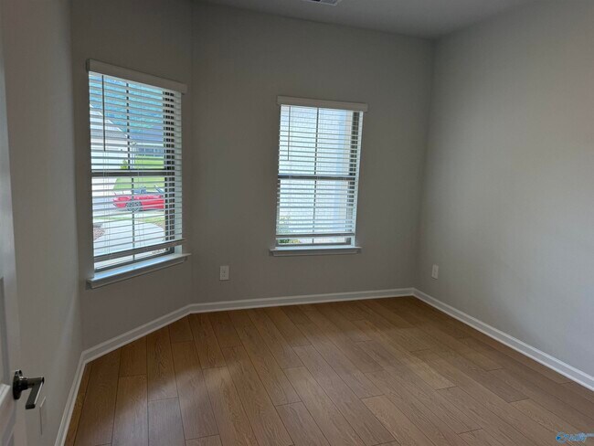 Building Photo - 6061 Gardner Maples Dr SE