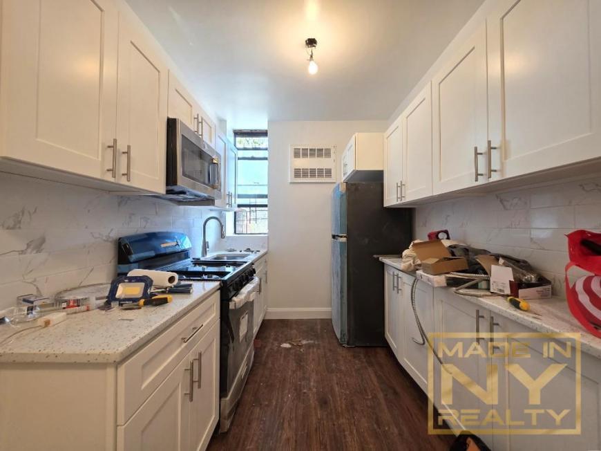 Foto principal - 1 bedroom in JAMAICA NY 11435