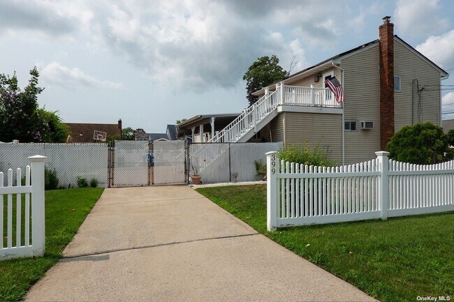 Building Photo - 399 33rd St