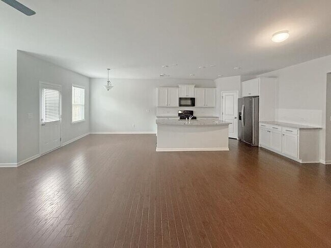 Foto del edificio - 1693 Maston Rd