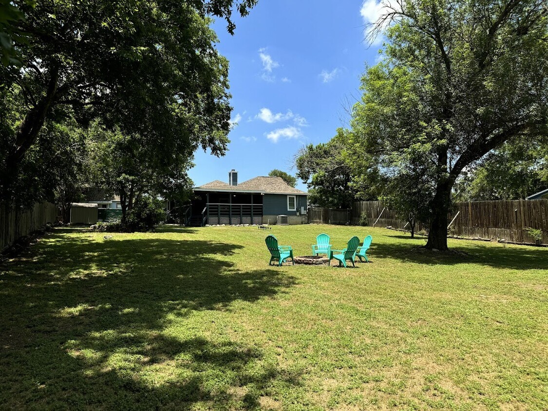 Foto principal - 105 Sky Country Dr