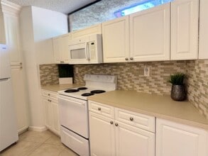 Building Photo - 8183 Severn Dr