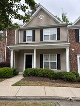 Building Photo - 18 Sharpstone Ln