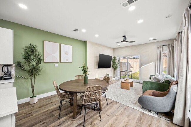 Foto del edificio - 5702 Riverside Dr