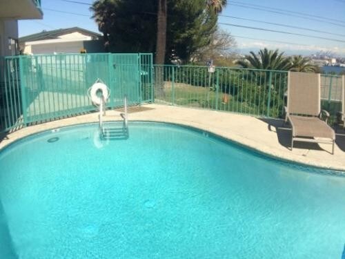 Building Photo - 3811 Bluff Pl