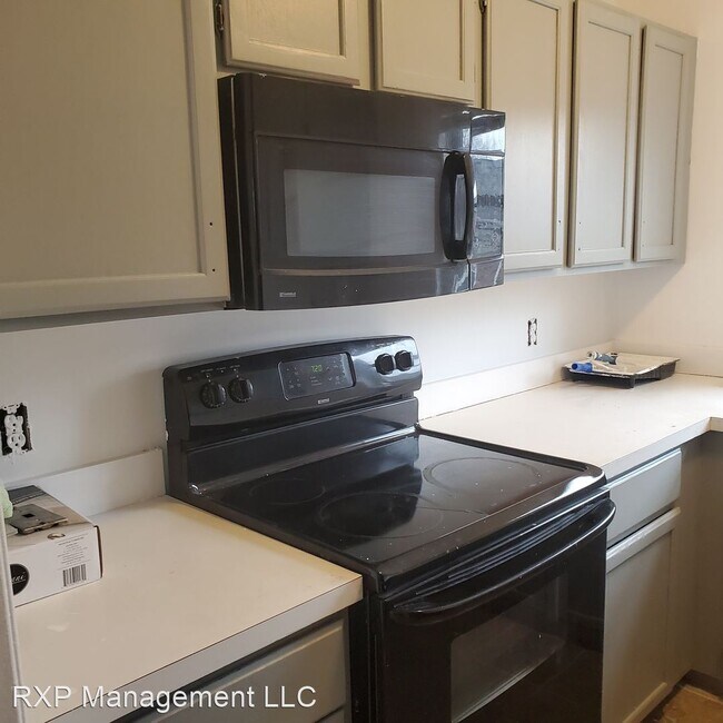 Building Photo - 2 br, 1 bath House - 72 Chestnut St #6