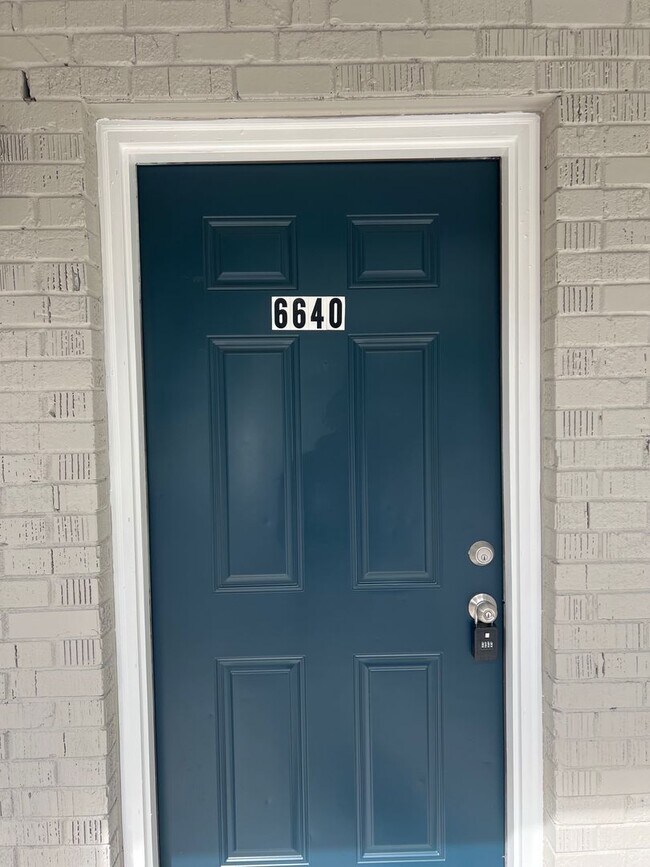 Foto del edificio - 6640 Applegate St