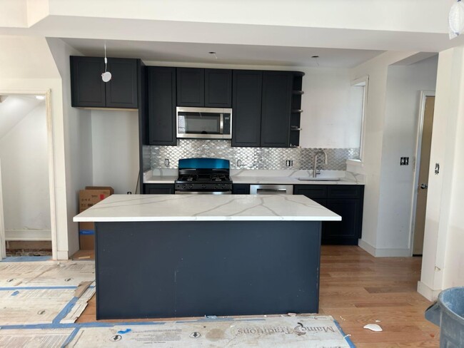 Building Photo - 3306 Ellerslie Ave