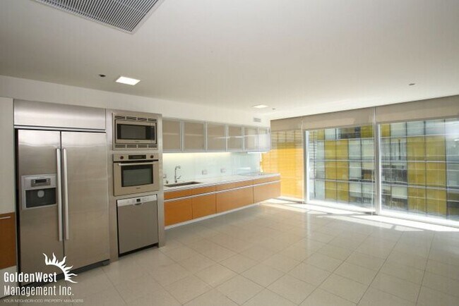 Foto del edificio - State of the Art Studio at Veer Towers in City Center!