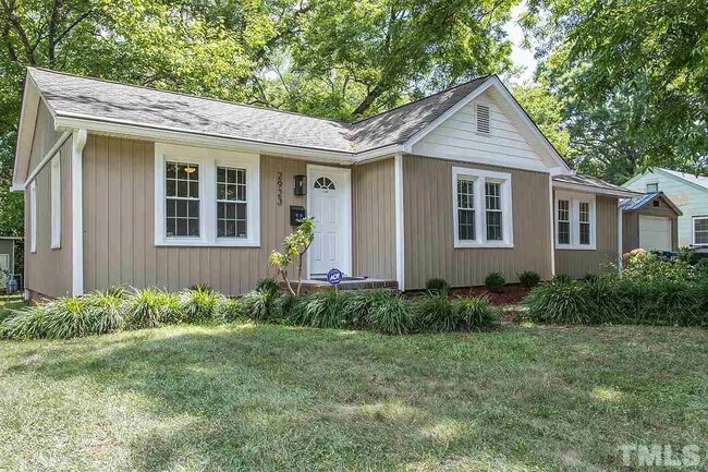 Building Photo - Room in Single Family Home on Okelly St