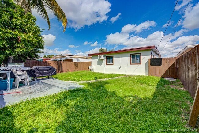 Building Photo - 530 NW 59th Ct