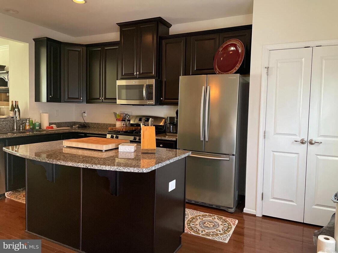 Primary Photo - 312 Andale Green Dr