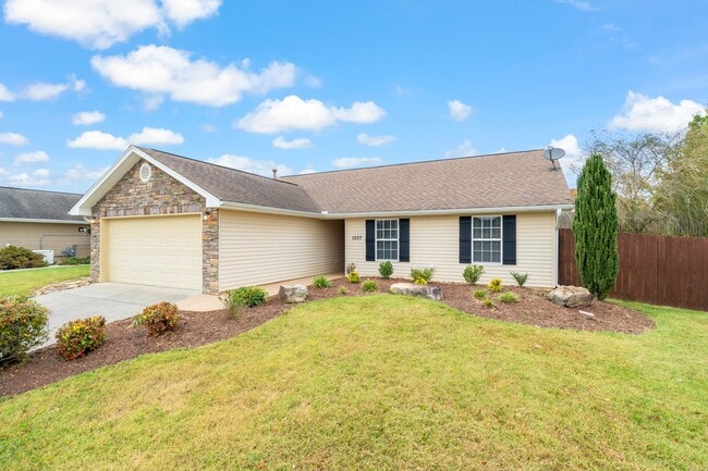 Building Photo - 1037 Stones Throw Ln