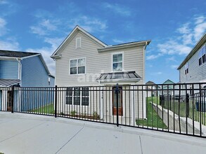 Building Photo - 5510 Central Grove Sq