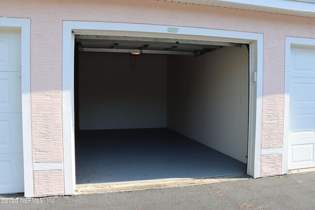 Building Photo - 4515 Serena Cir