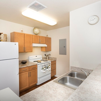 Kitchen - Ponderosa Village at the University of Nevada