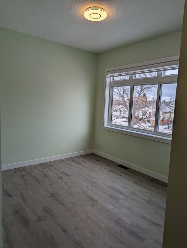 Primary Photo - 15805 100A Av NW