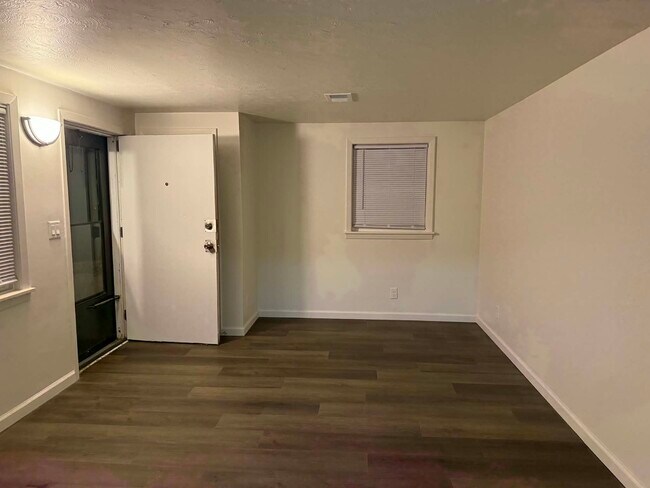 Foto del edificio - 4220 S 49th St